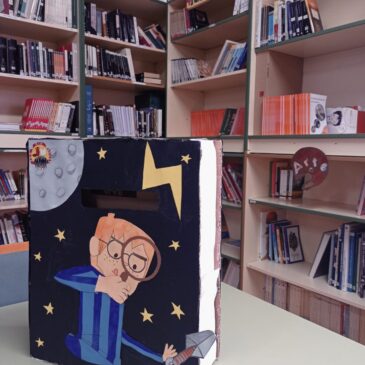 Carteles y buzón de sugerencias para la Biblioteca del IES Río Aguas